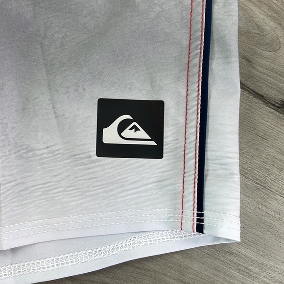 OUIKSILVER HIGHLINE 20 BOARDSHORTS - Picture 7 of 12